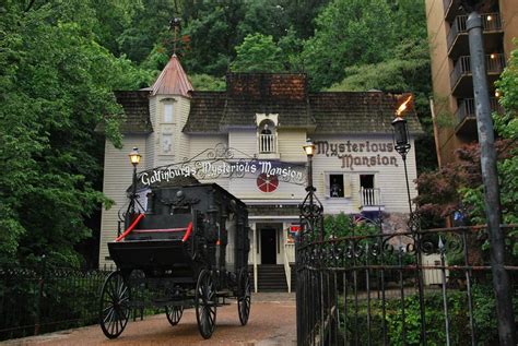 Gatlinburg's mysterious mansion - Experience true terror at Gatlinburg's Mysterious Mansion – the scariest haunted house. Explore dark corridors and secrets around every corner in our guide.
